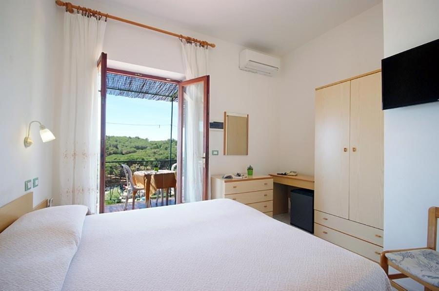 Hotel Alma Фетовая Екстериор снимка